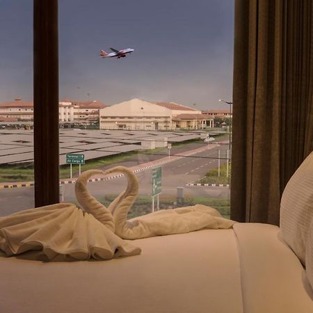 Florida Airport Hotel Kochi Недумбассері Екстер'єр фото